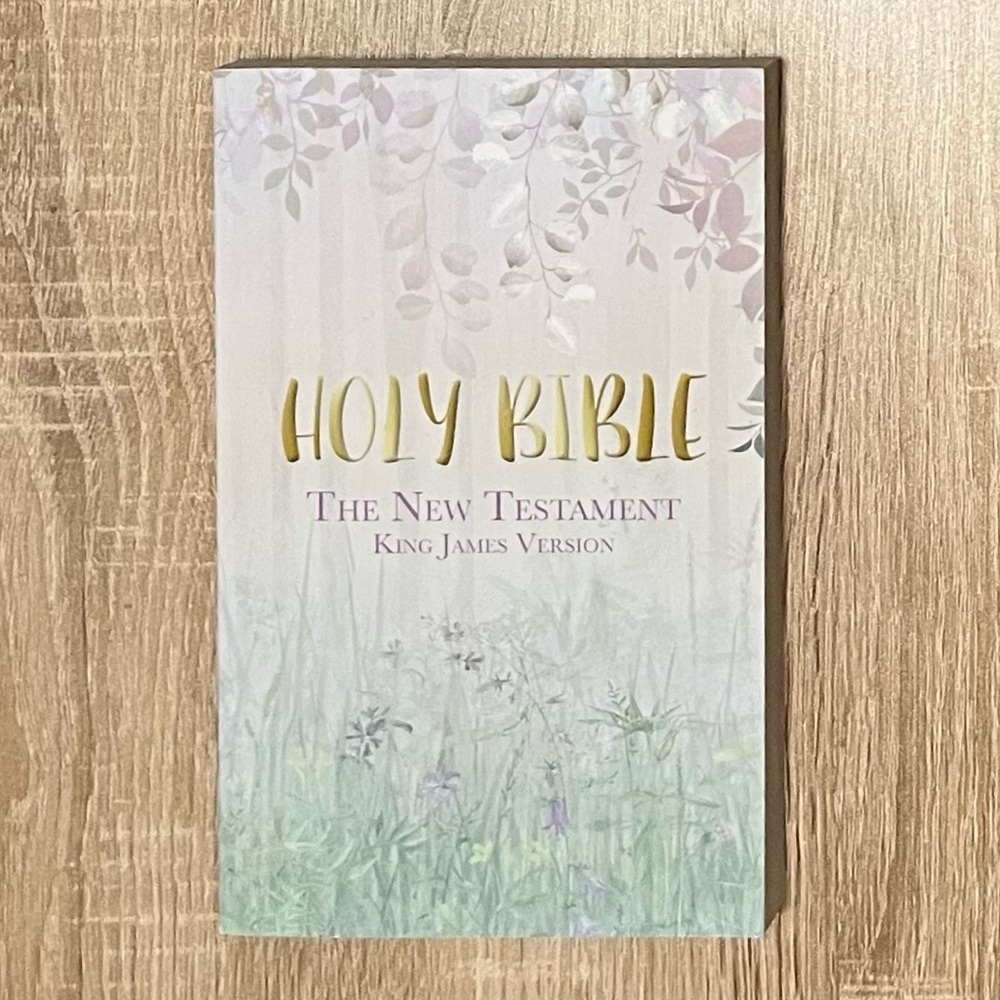 Holy Bible The New Testament King James Version Paperback (CrownJewlz, 2023) NEW
